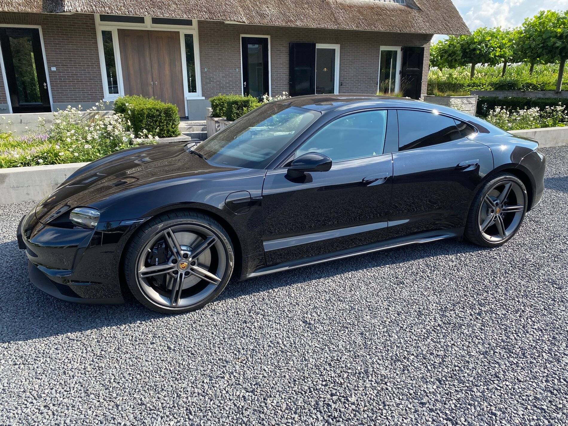 Porsche Taycan Just got my black Taycan 4S delivered IMG_3243
