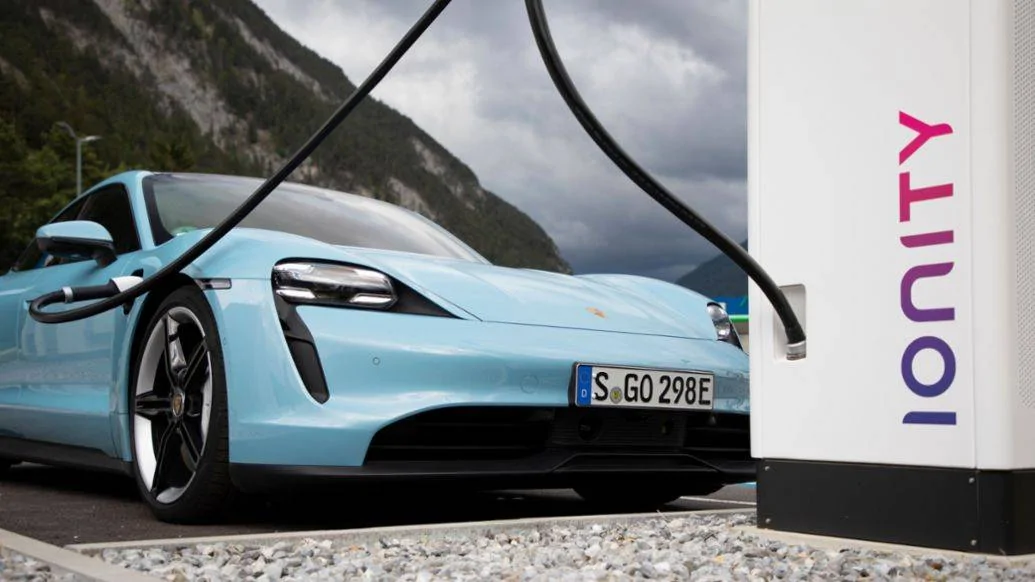 Porsche Taycan 2021 Taycan Changes & New Features — Official Announcement b-Taycan_2021_6