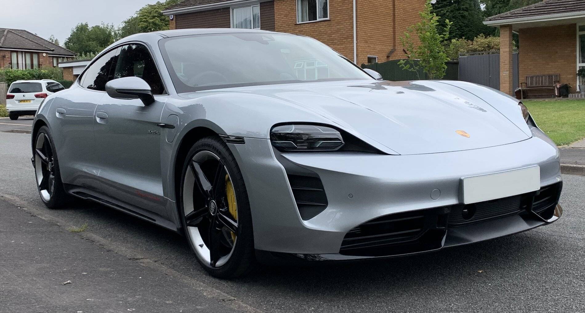 Porsche Taycan Official Taycan Owners Registry Evie - Front Dan