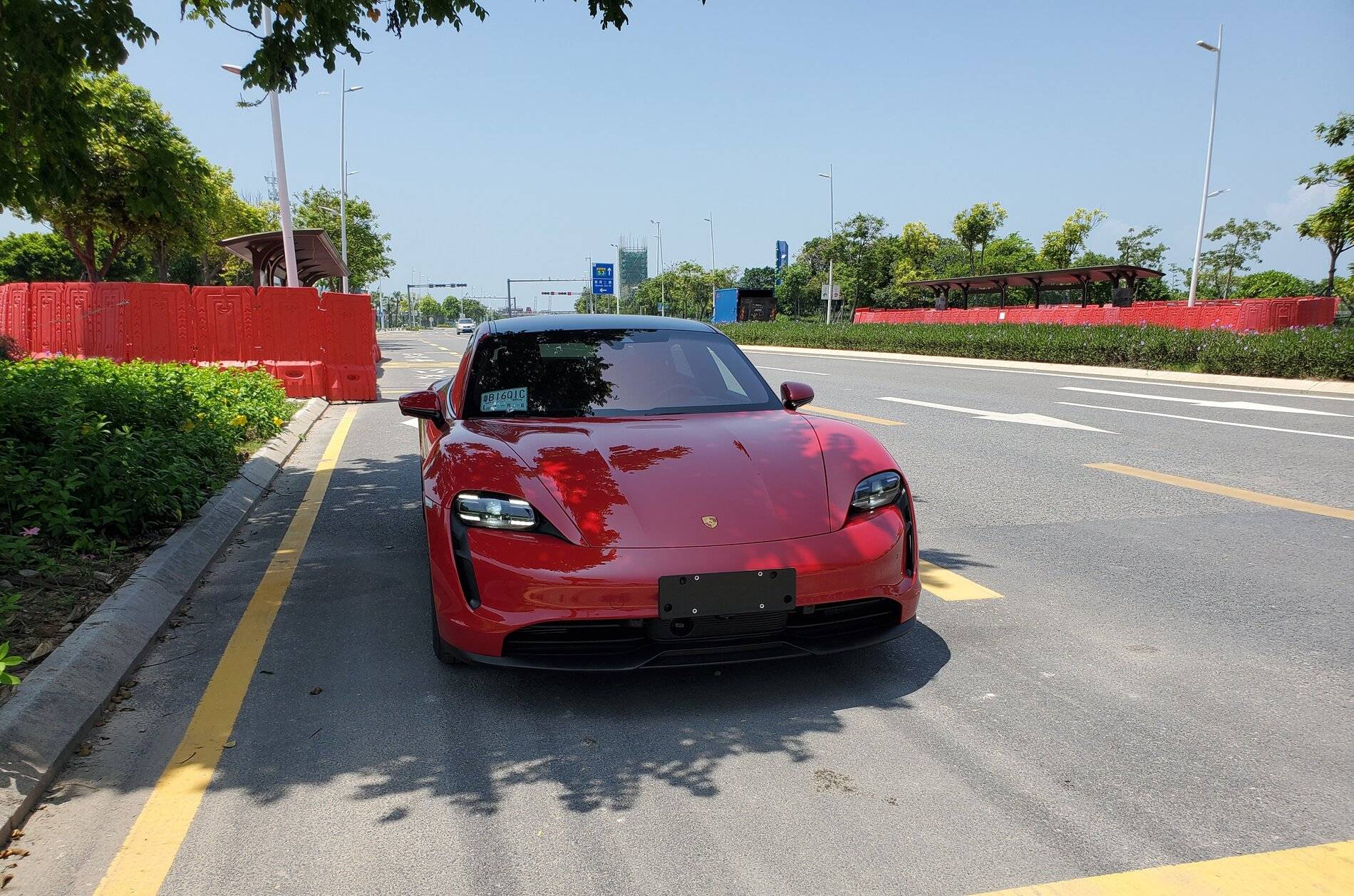 Porsche Taycan CARMINE RED Taycan Club 20200824_114357