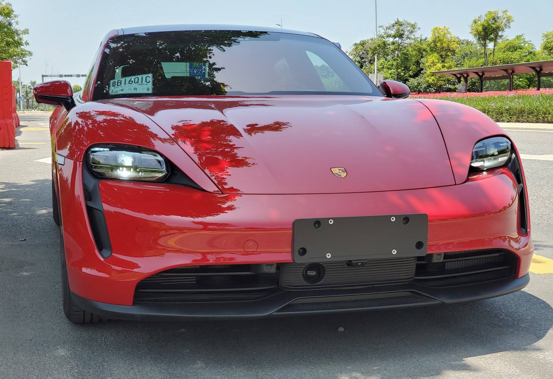 Porsche Taycan CARMINE RED Taycan Club 20200824_114405