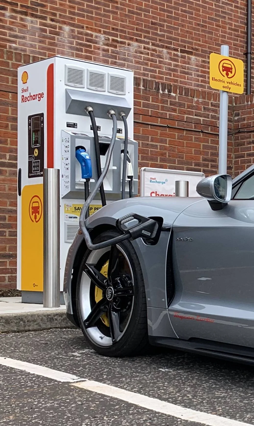 Porsche Taycan Shell Recharge Card 1598672470747