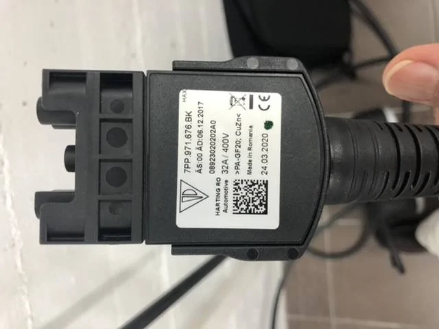 Porsche Taycan Mobile Charger F7C4762D-6D97-42CE-945B-F439DB0BFE70