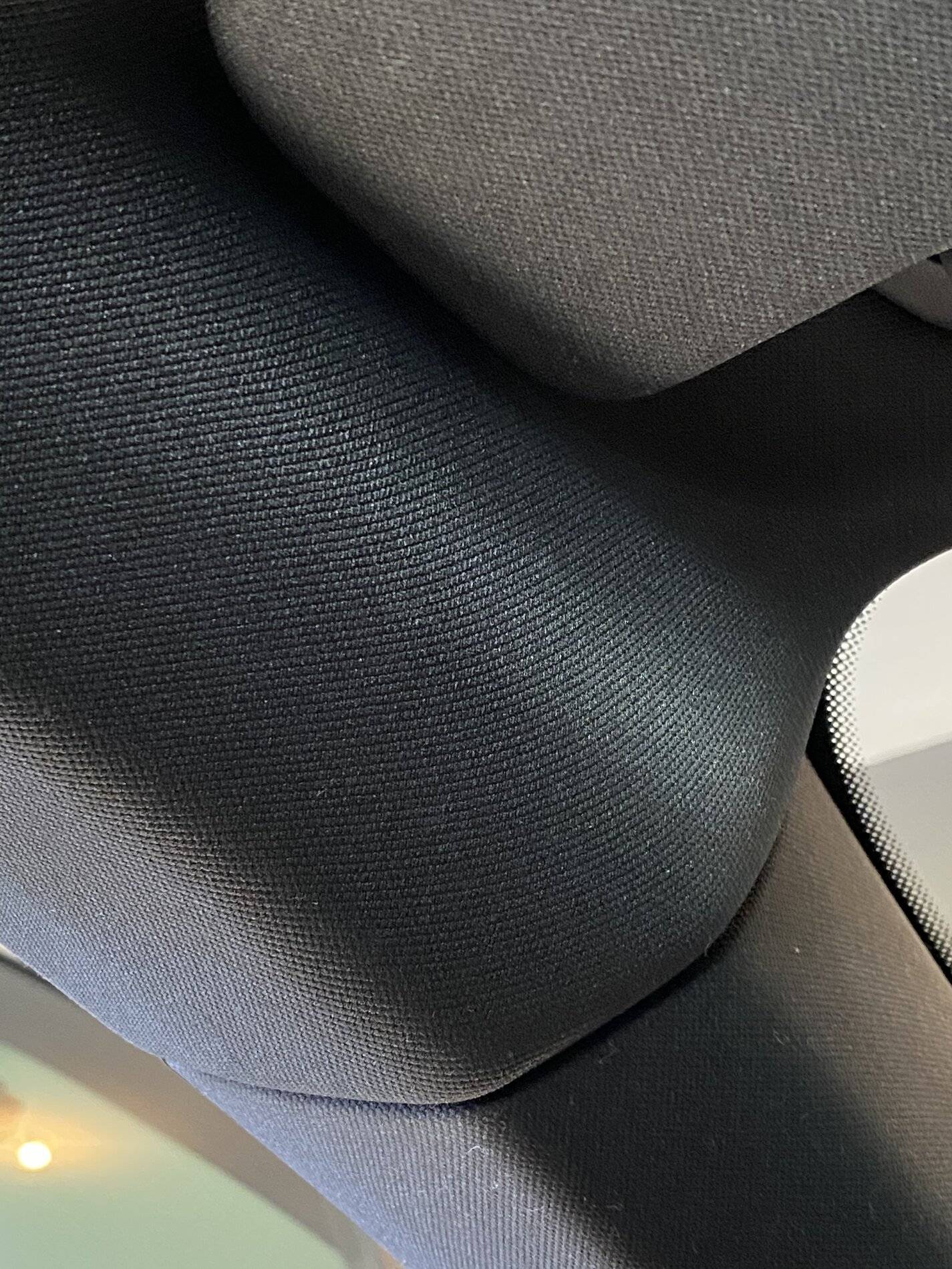 Porsche Taycan Roof lining material panoramic glass 9BA73977-F76C-48ED-9ADD-188ED80585D5