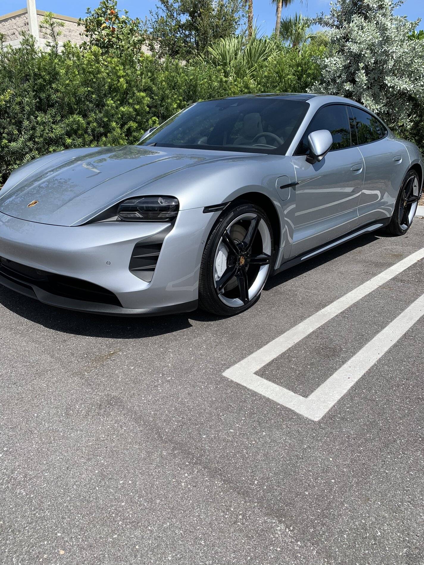 Porsche Taycan Launch Control is fun ! 78215B79-8A19-4CE8-9BD7-D6074B442C72