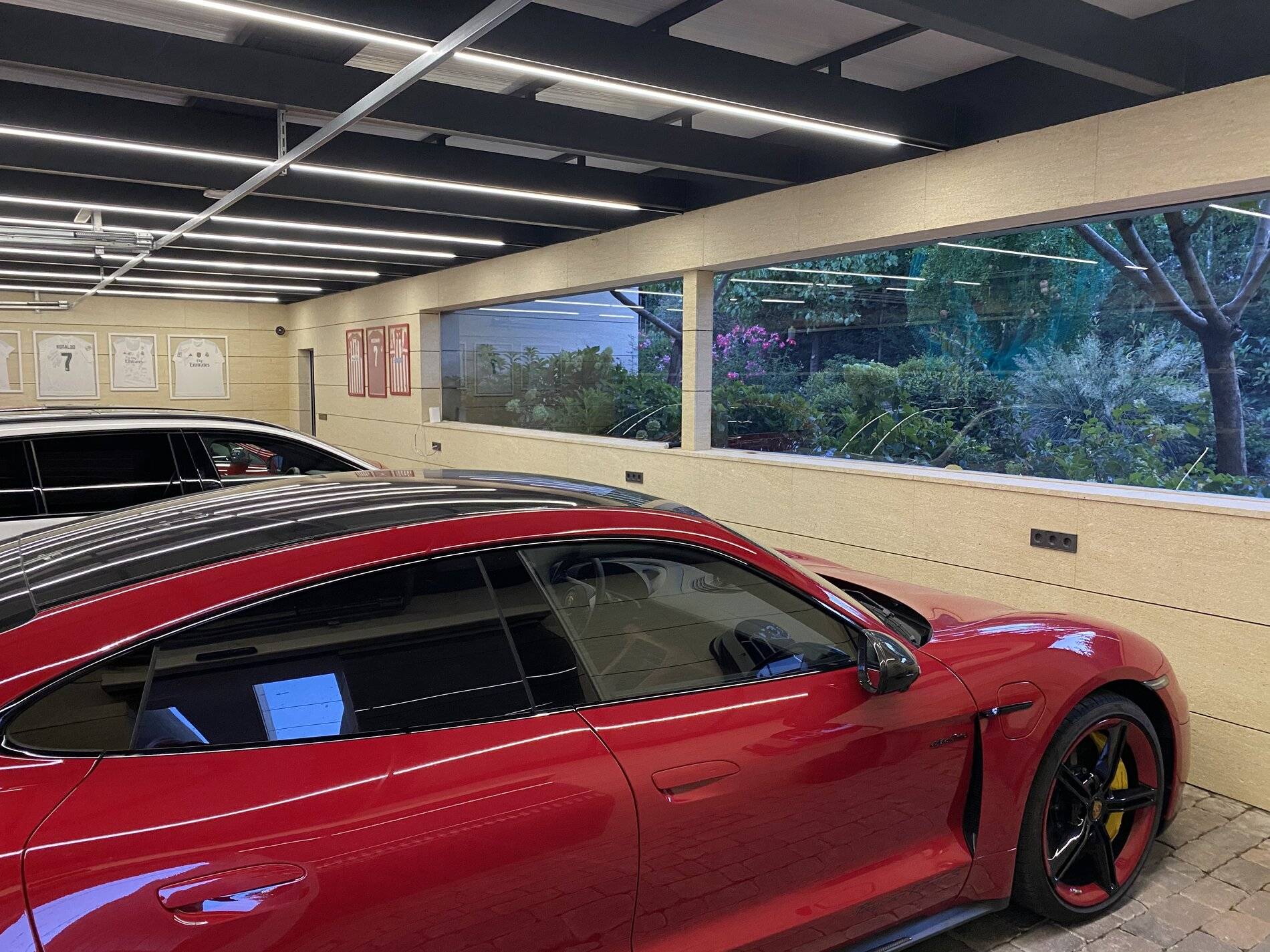 Porsche Taycan How do you stuff over 1700 ponies in your stable ? 4E3039E5-5A4C-455F-9842-321A9C70FA21