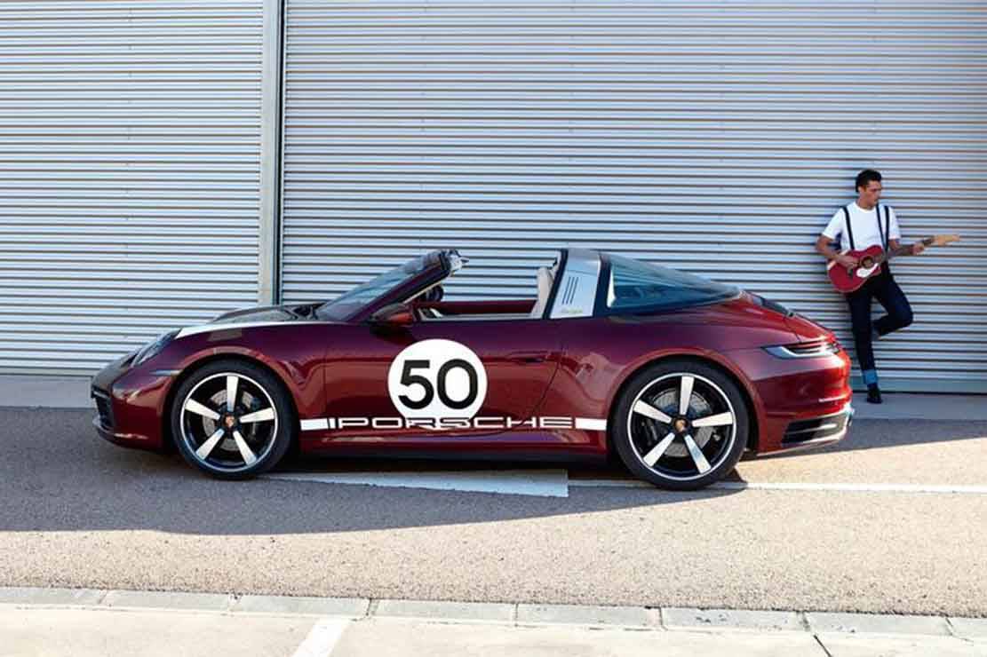 Porsche Taycan Cherry Metallic Taycan Porsche_911-Targa_4S_Heritage_Edition_HD_1