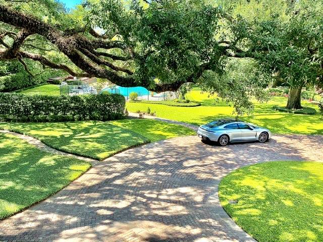 Porsche Taycan Location! Location! Location!  Post Artistic Photos of Your Taycan with Scenery 7E9326FB-F514-4C1C-882A-2C78B9E80200