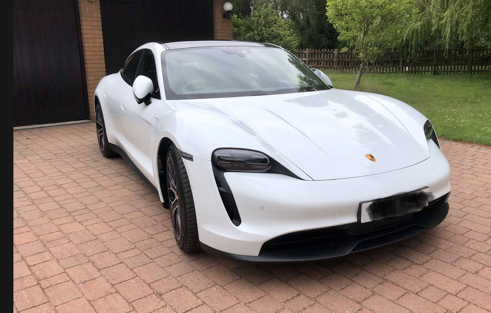 Porsche Taycan White Colour Range Comparison B28A4DB4-096A-4325-965F-180FD7C37CFC
