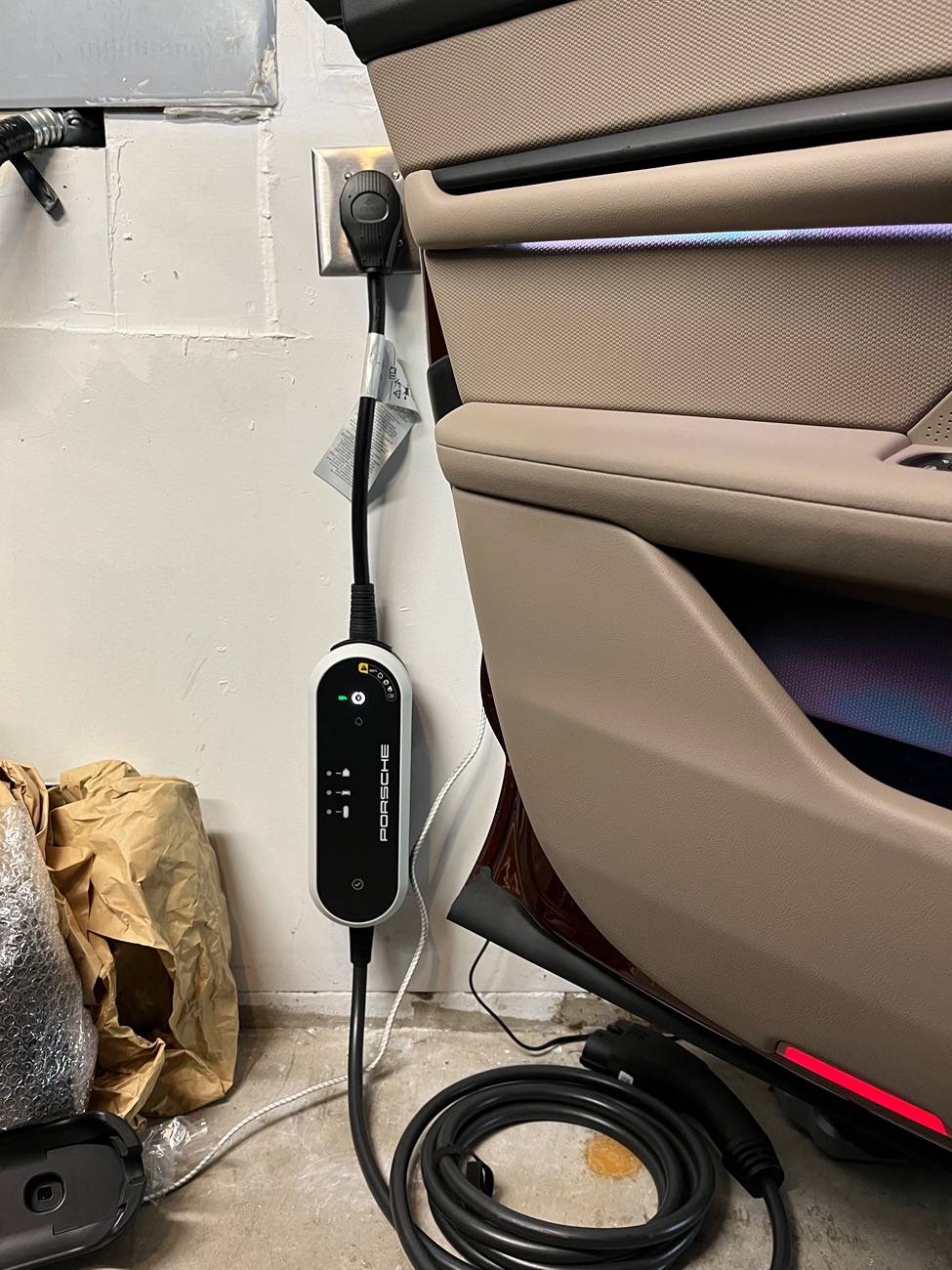 Porsche Taycan [POLL] Porsche Mobile Charger Plug Direction IMG_5661