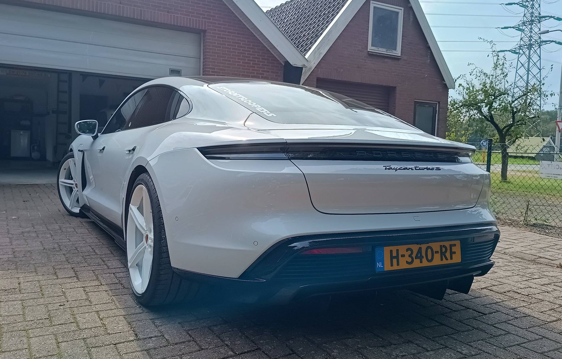 Porsche Taycan I painted my Mission E wheels white. IMG_20240903_125504601_HDR