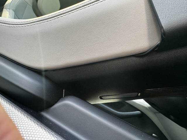 Porsche Taycan Phone holder? IMG_2766