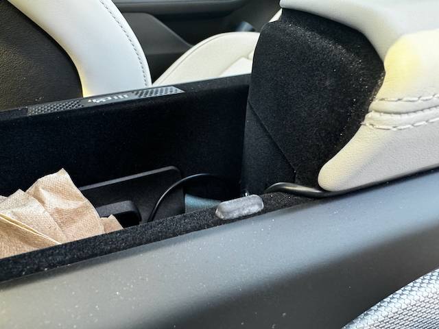 Porsche Taycan Phone holder? IMG_2765