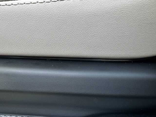 Porsche Taycan Phone holder? IMG_2764