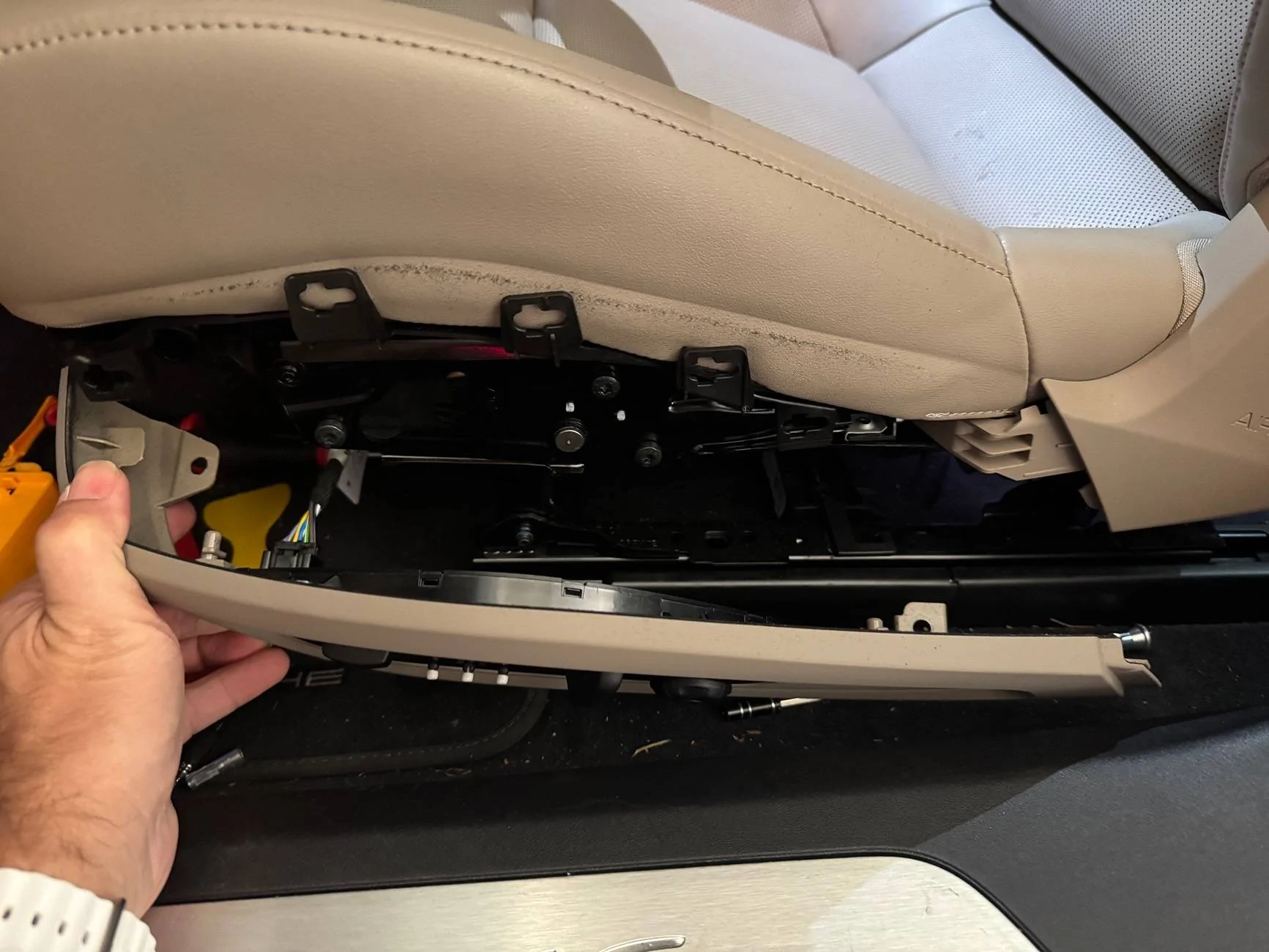 Porsche Taycan Seat button fell off IMG_3769