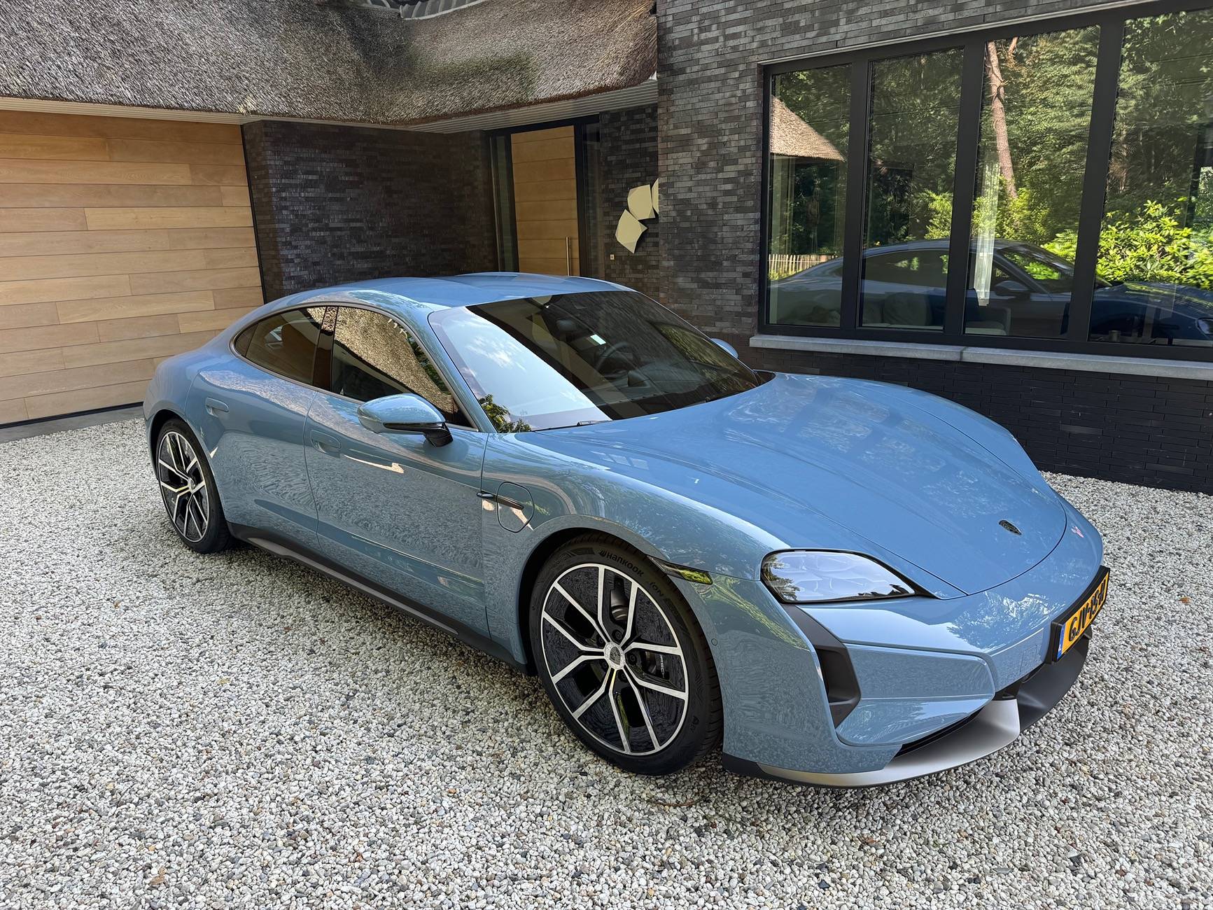 Porsche Taycan 🎨 PTS: PAINT TO SAMPLE Taycan Club & Photos Thread IMG_5194