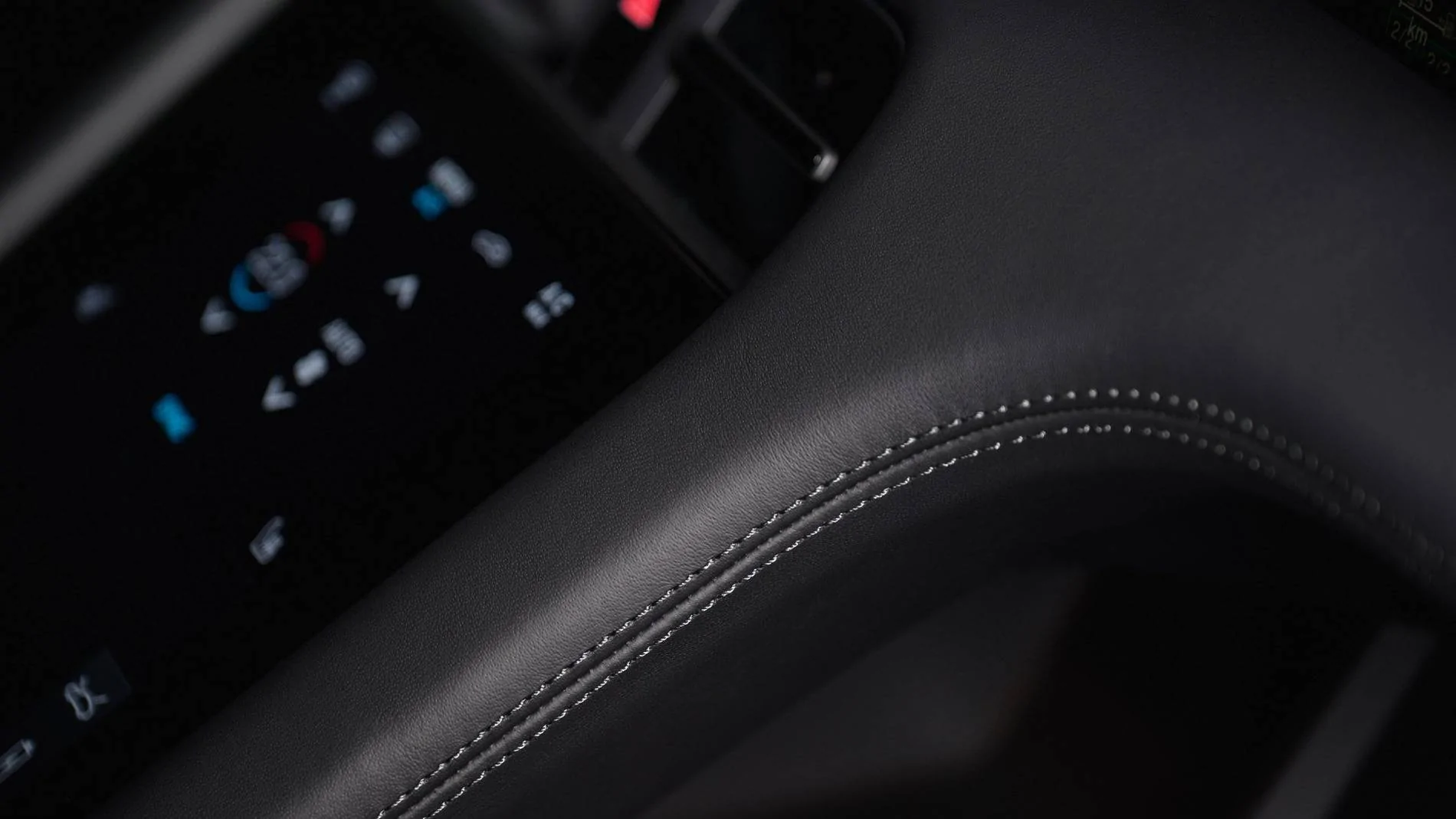 Porsche Taycan MY25 Turbo sedan questions Turbonite-stitching-2