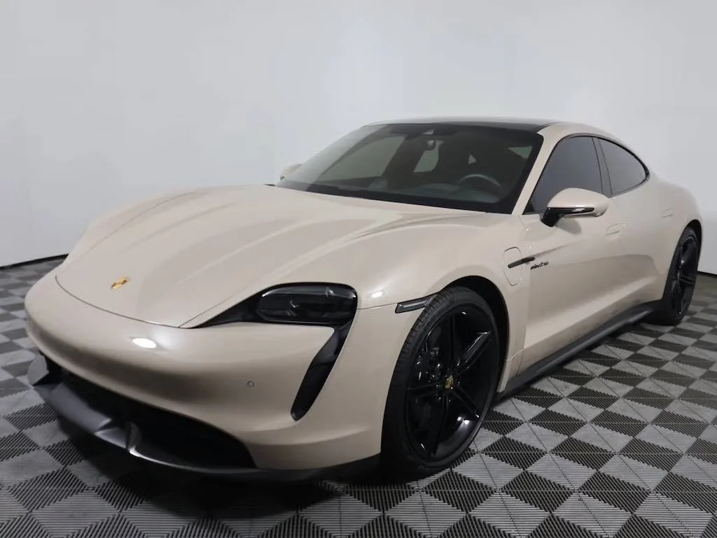 Porsche Taycan COFFEE BEIGE Taycan Club 1920