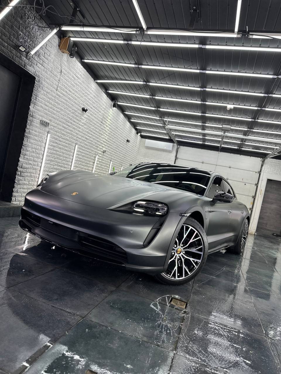 Porsche Taycan VOLCANO GREY Taycan Club photo_2024-09-13_13-18-42