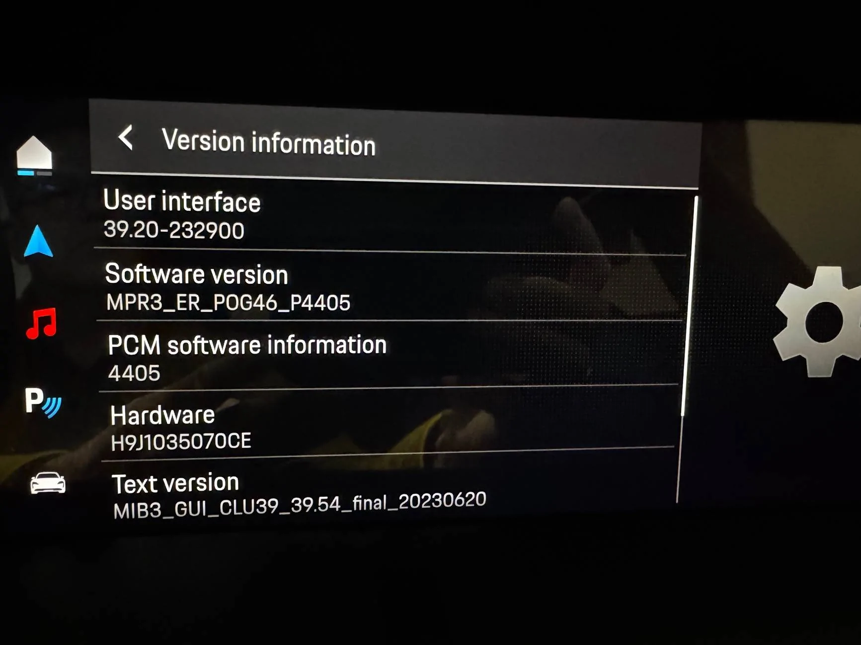 Porsche Taycan Another first world problem software moan - ambient lighting IMG_1734