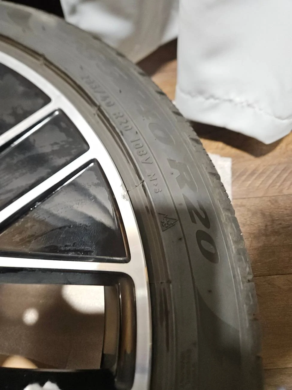 Porsche Taycan 20" Taycan Turbo Aero Wheels -Seattle- $400 20240930_194754