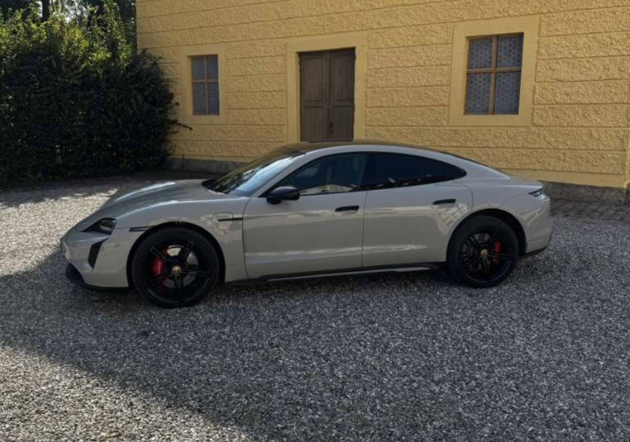 Porsche Taycan Decision on buying Facelift or Pre-Facelift IMG_2135