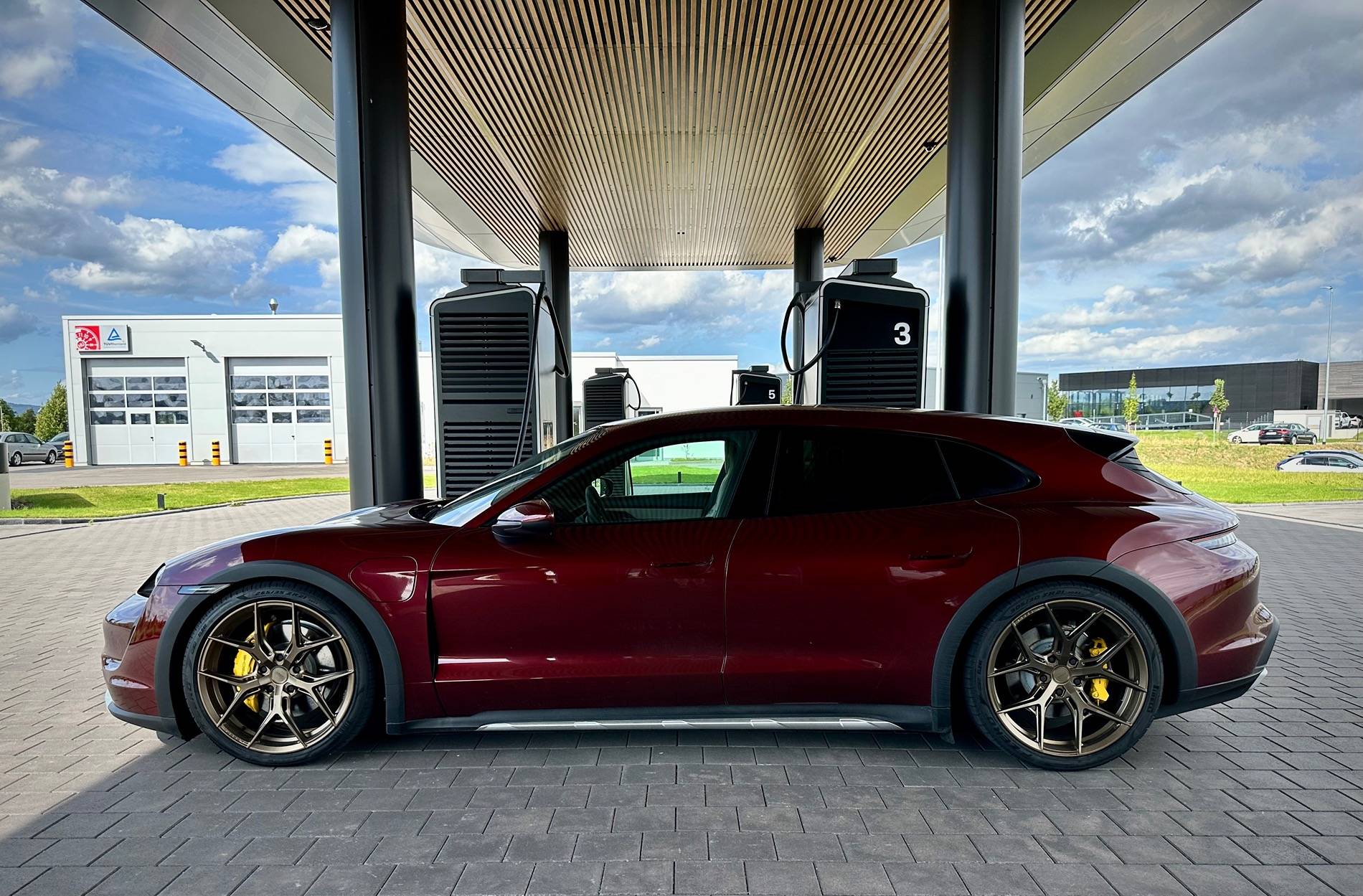 Porsche Taycan Powder coated my black RS Spyders wheels to bronze IMG_7662