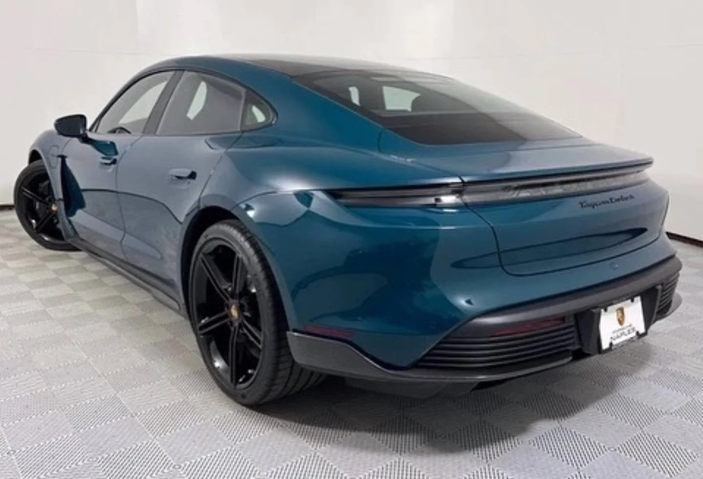Porsche Taycan 🎨 PTS: PAINT TO SAMPLE Taycan Club & Photos Thread 1000048600