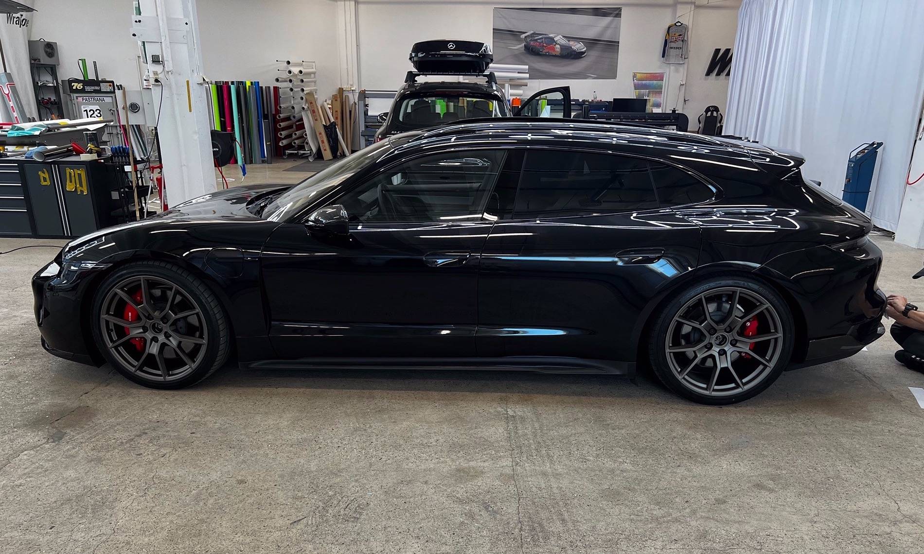 Porsche Taycan Powder coated my black RS Spyders wheels to bronze Side