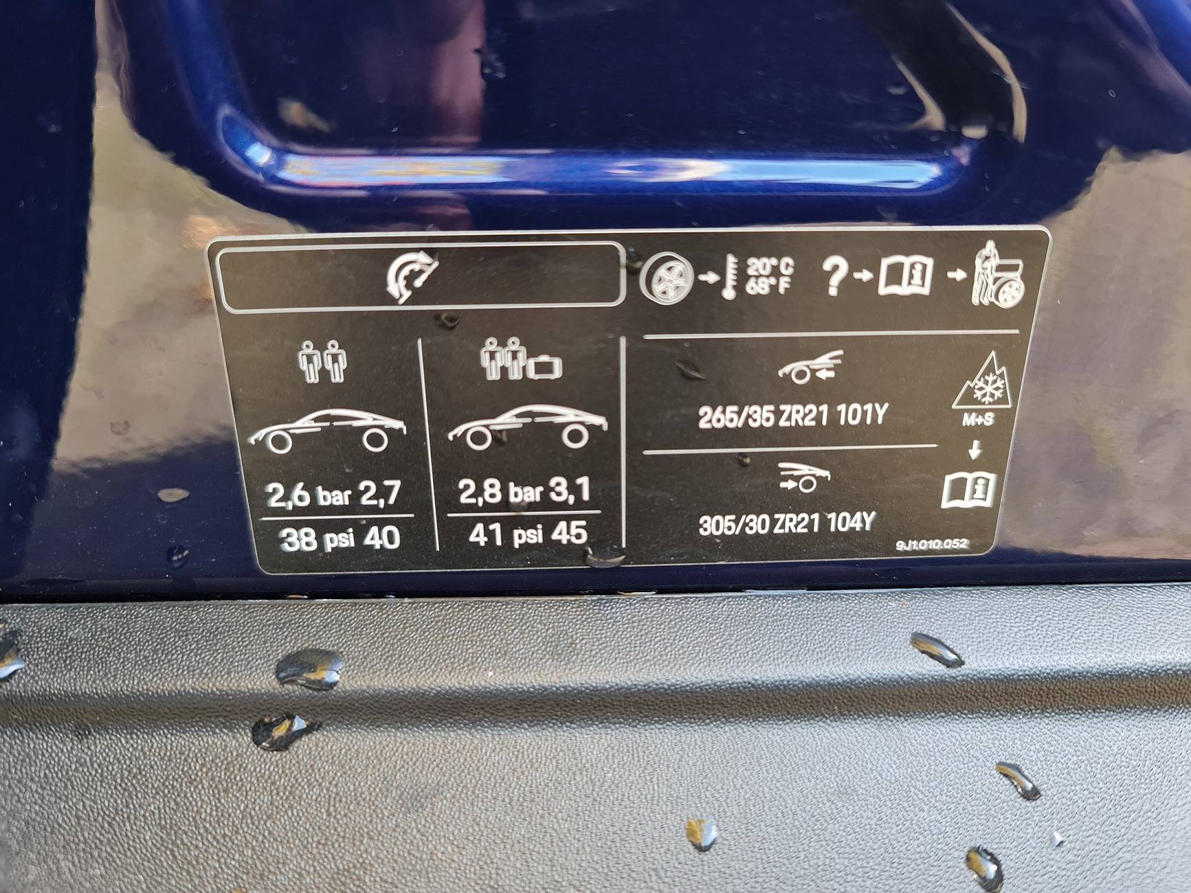 Porsche Taycan Tyre Pressure - whom to believe? 17284740038136643953023719098586