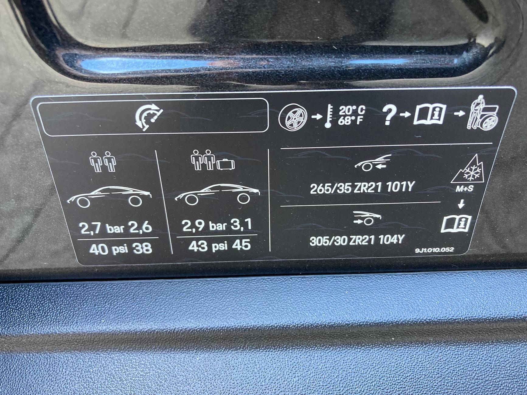 Porsche Taycan Tyre Pressure - whom to believe? IMG_0535