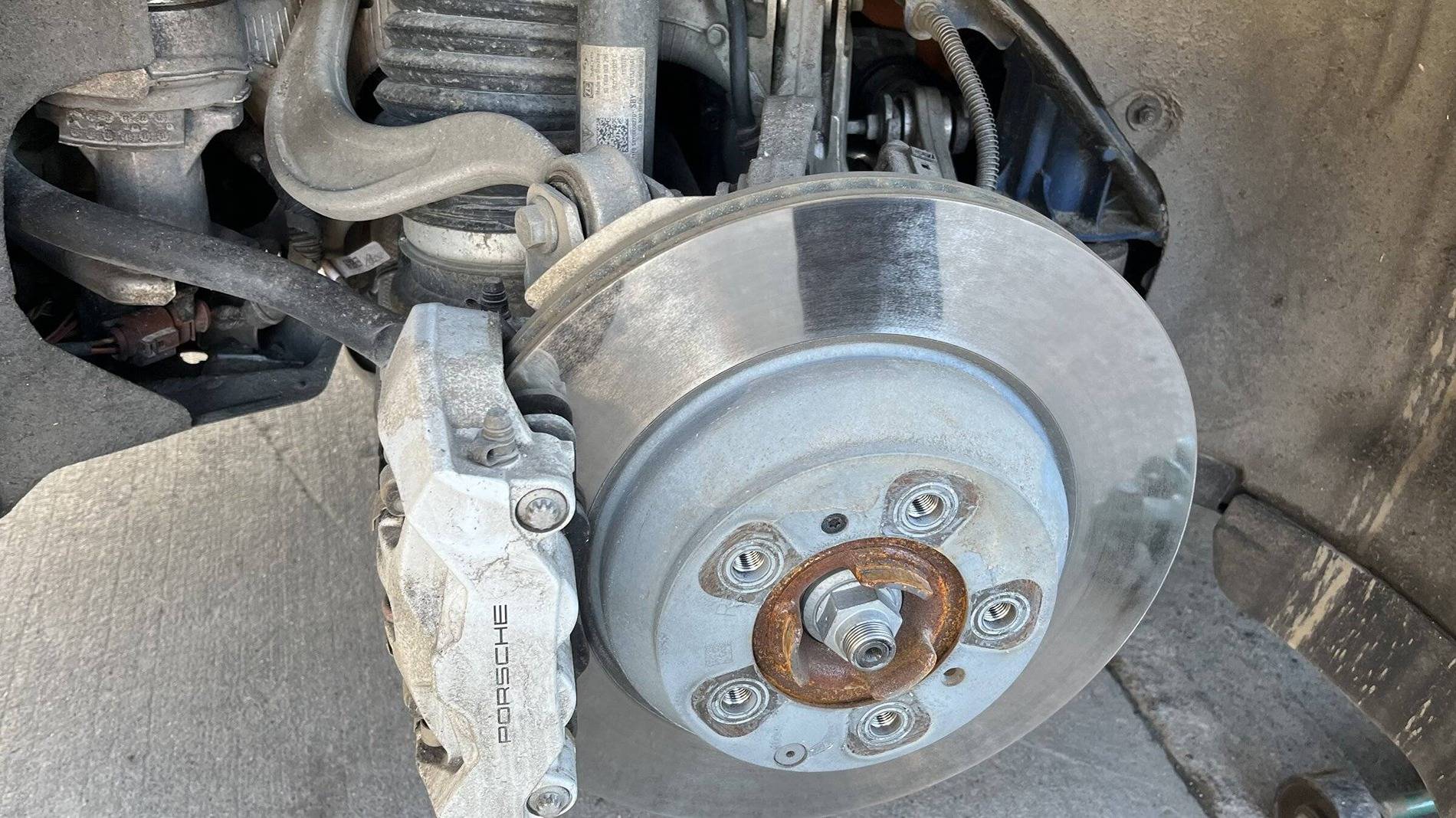 Porsche Taycan Unexpected issue with H&R spacer kit 7 mm all-around taycan_brak