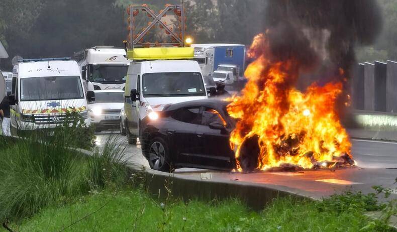 Porsche Taycan How fire ends my Taycan Love story ...burnt to the ground Capture d'écran 2024-10-29 111202