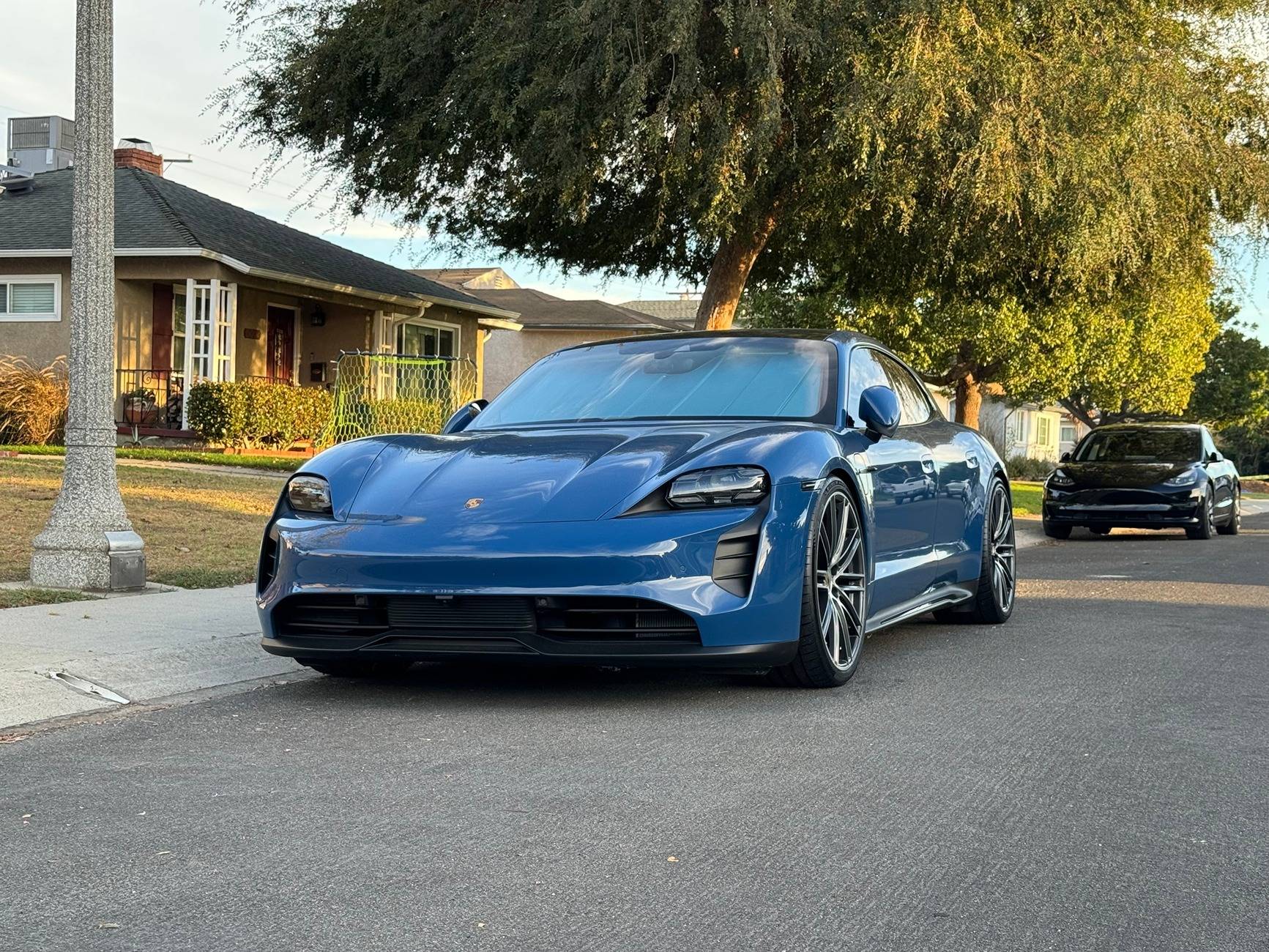 Porsche Taycan 2023 Taycan GTS Sport Turismo w/ 22" Turbo Design wheels from 9YB Cayenne Coupe 02 on street 20241026