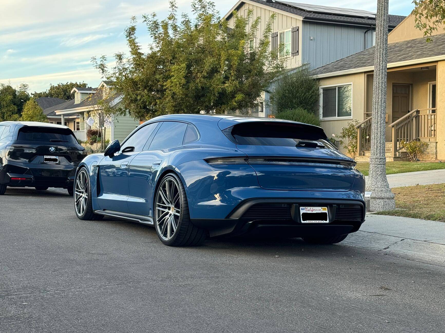 Porsche Taycan 2023 Taycan GTS Sport Turismo w/ 22" Turbo Design wheels from 9YB Cayenne Coupe 11 on street 20241026