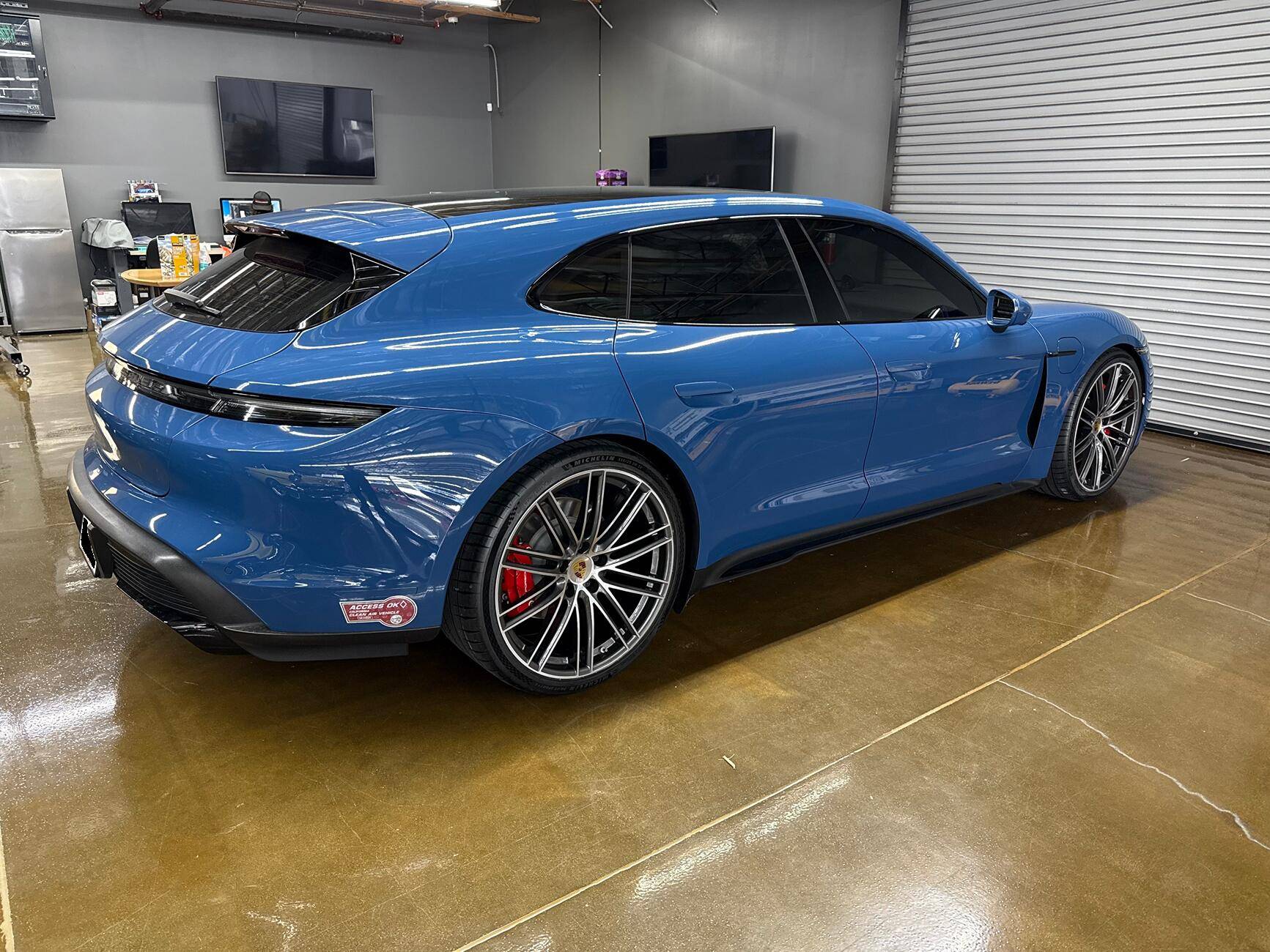 Porsche Taycan 2023 Taycan GTS Sport Turismo w/ 22" Turbo Design wheels from 9YB Cayenne Coupe 02_inside_BPAS_side02_20241025