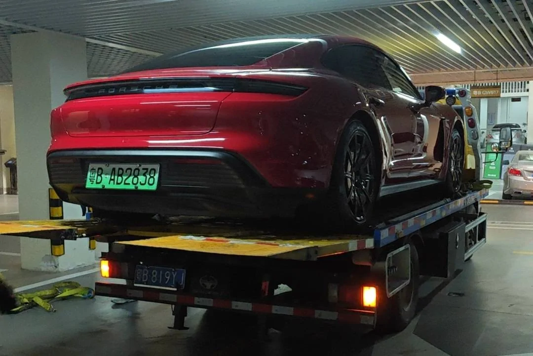 Porsche Taycan Red Circle of DEATH 39e543953140685867d476381925ca