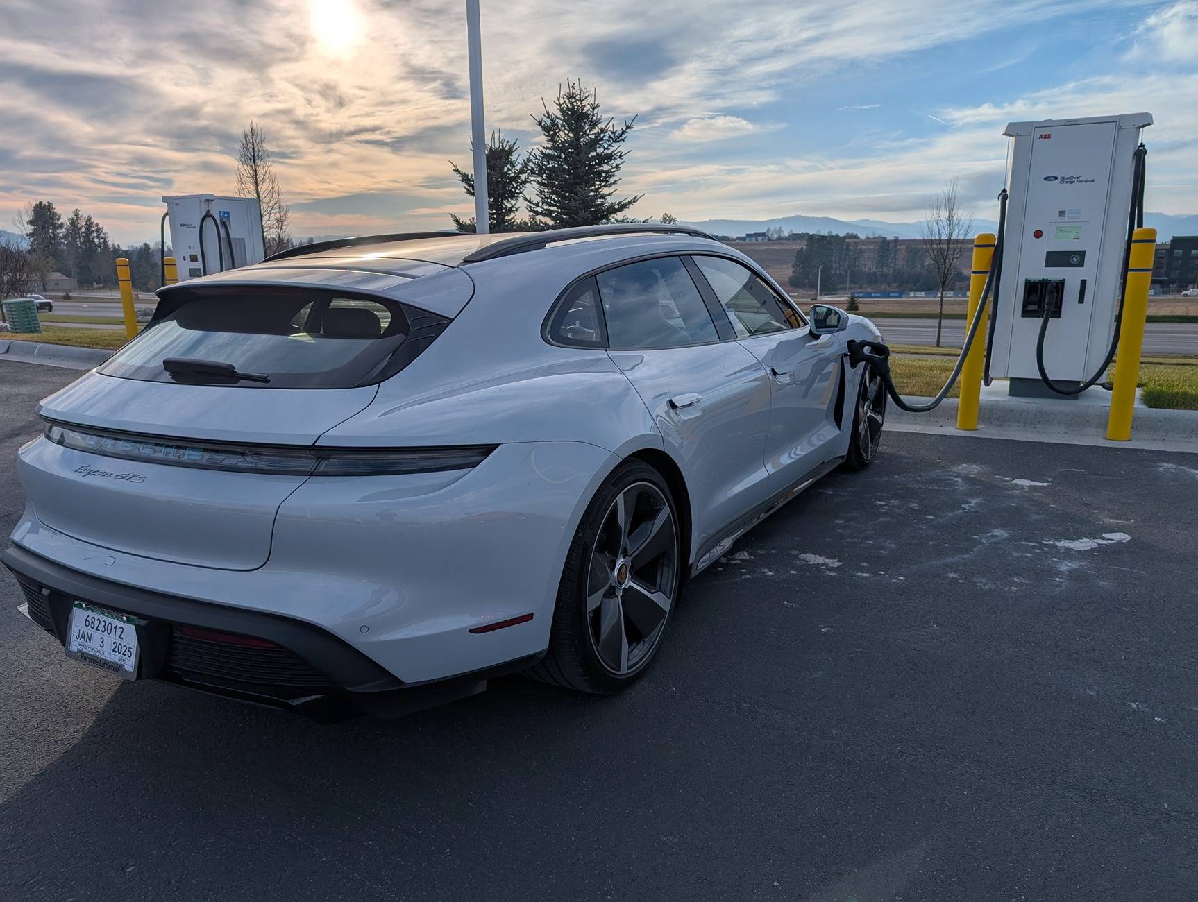 Porsche Taycan Kalispell MT --> San Francisco CA (Taycan Pickup/Delivery Report!) PXL_20241108_222441854