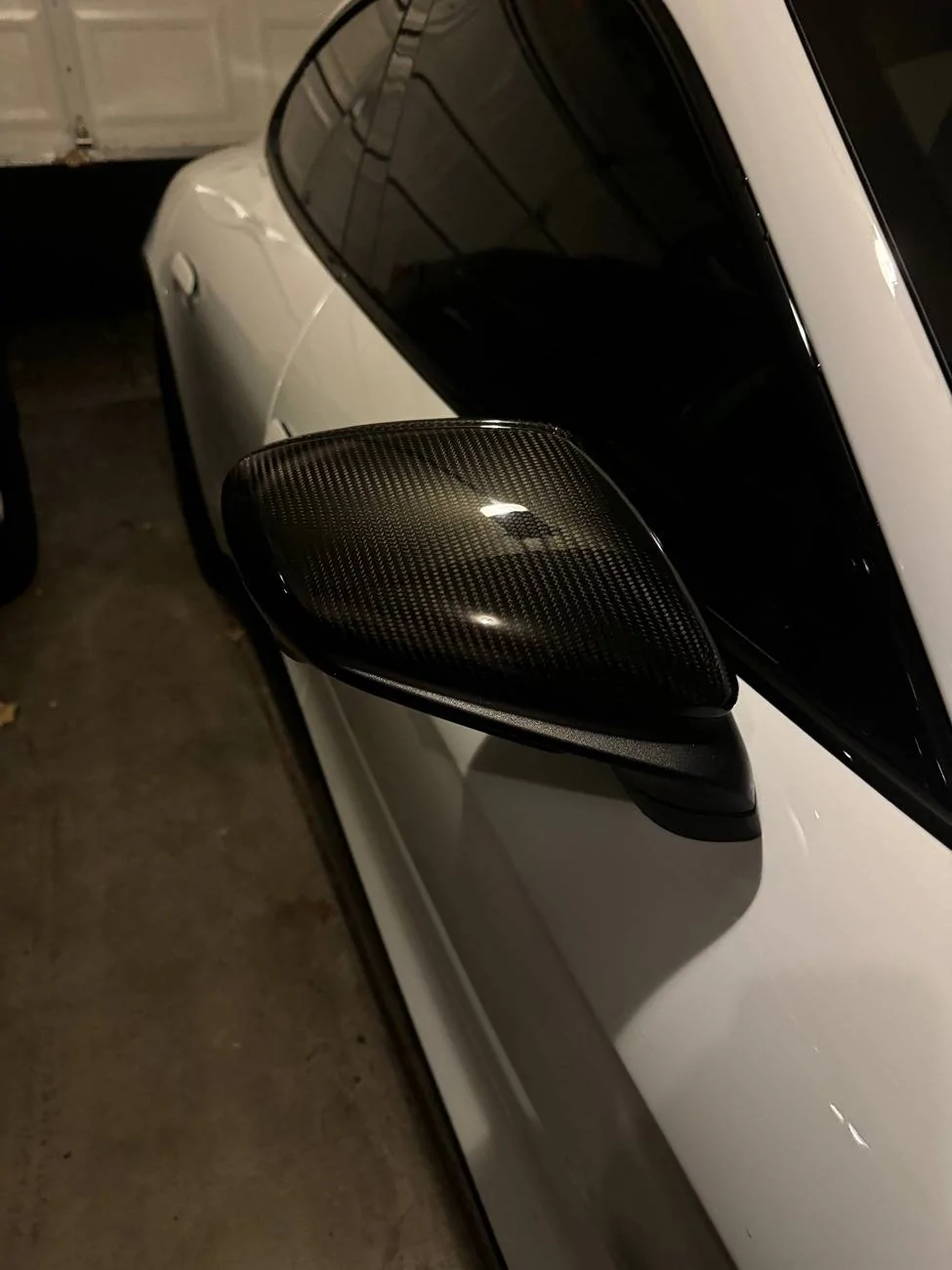 Porsche Taycan Upgrade to carbon fiber mirrors IMG_1687