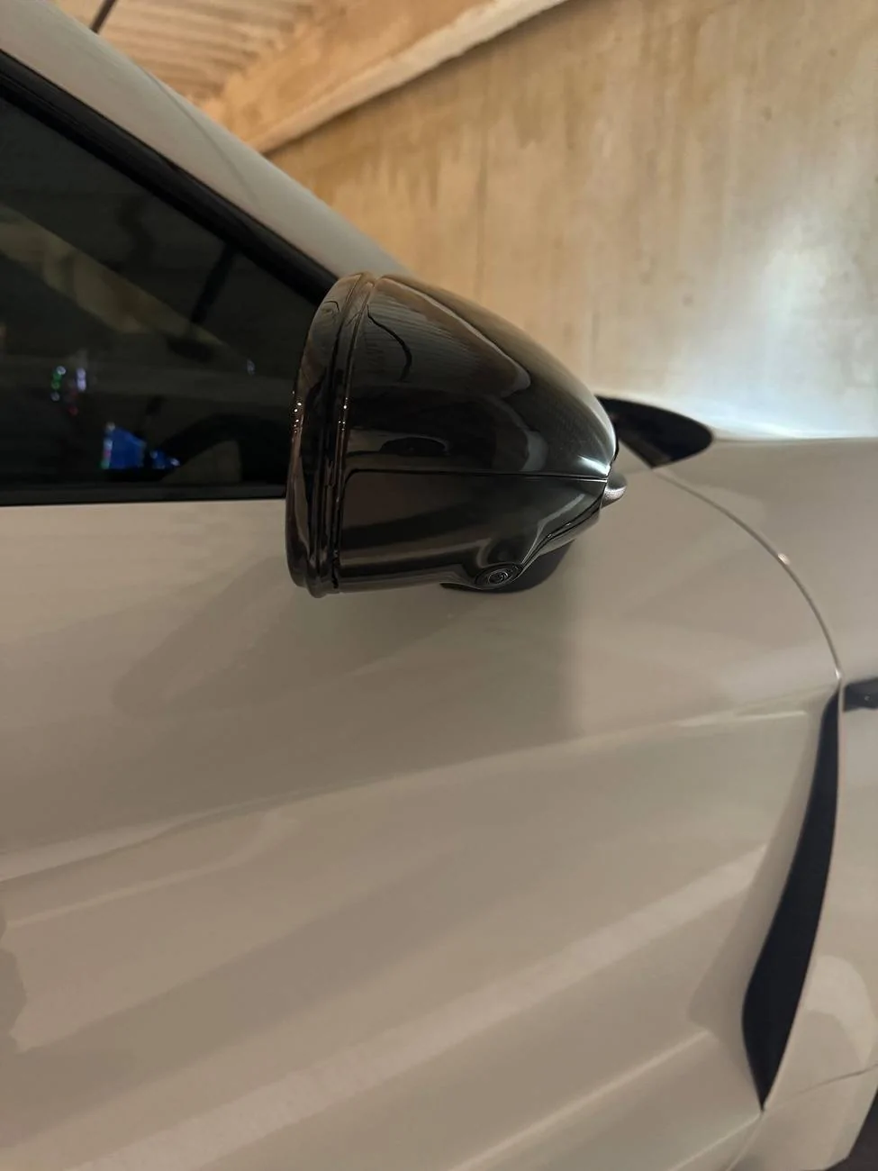 Porsche Taycan Upgrade to carbon fiber mirrors IMG_1693