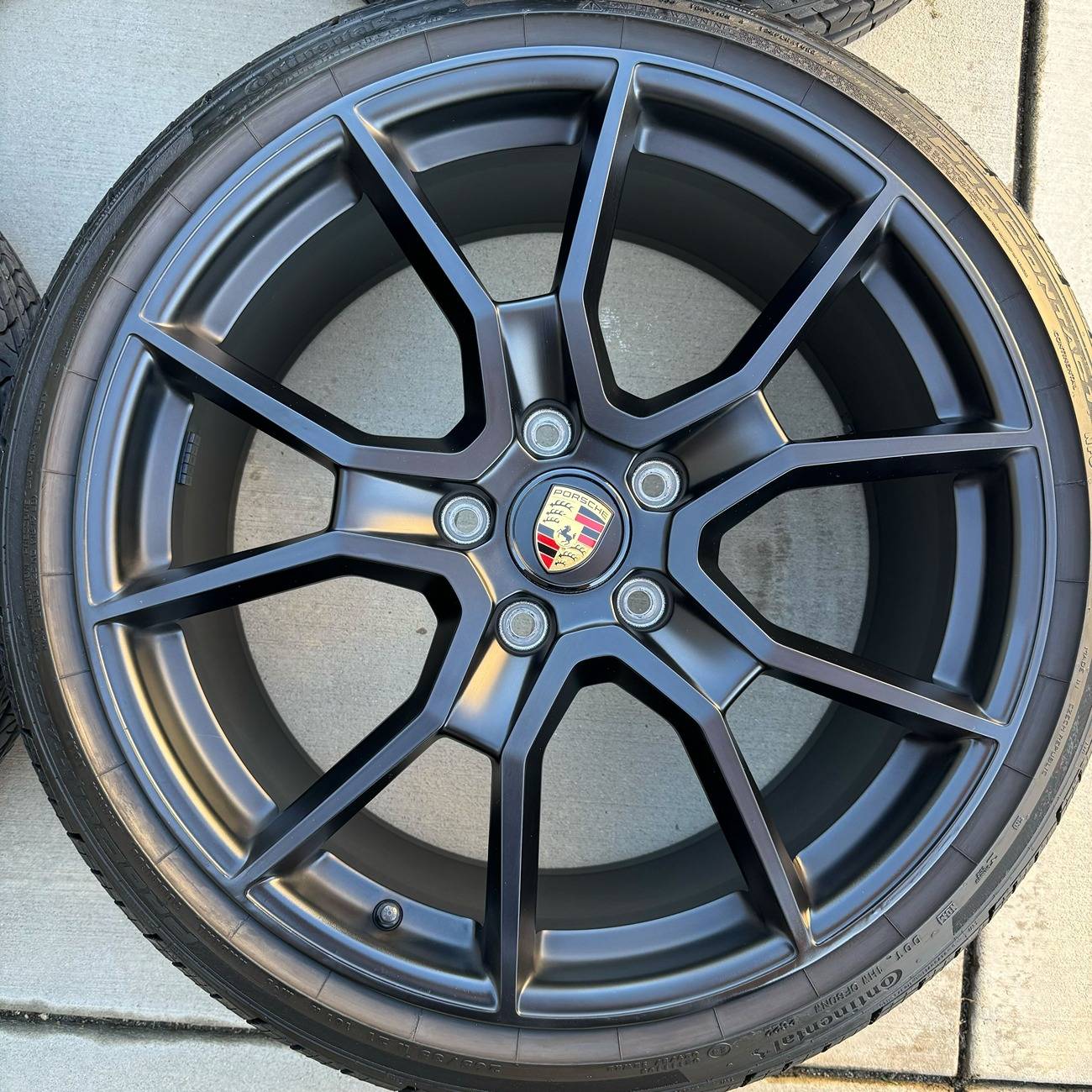 Porsche Taycan FS: 21" RS Spyder Design wheels & all-season tires from 2023 Taycan GTS (Los Angeles) 06_wheel_04
