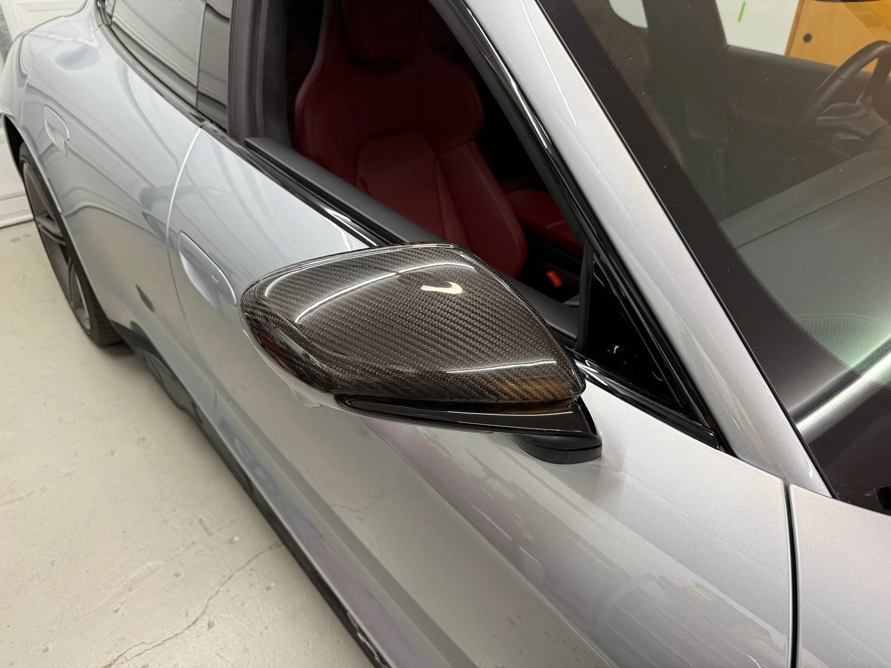 Porsche Taycan Upgrade to carbon fiber mirrors IMG_8800
