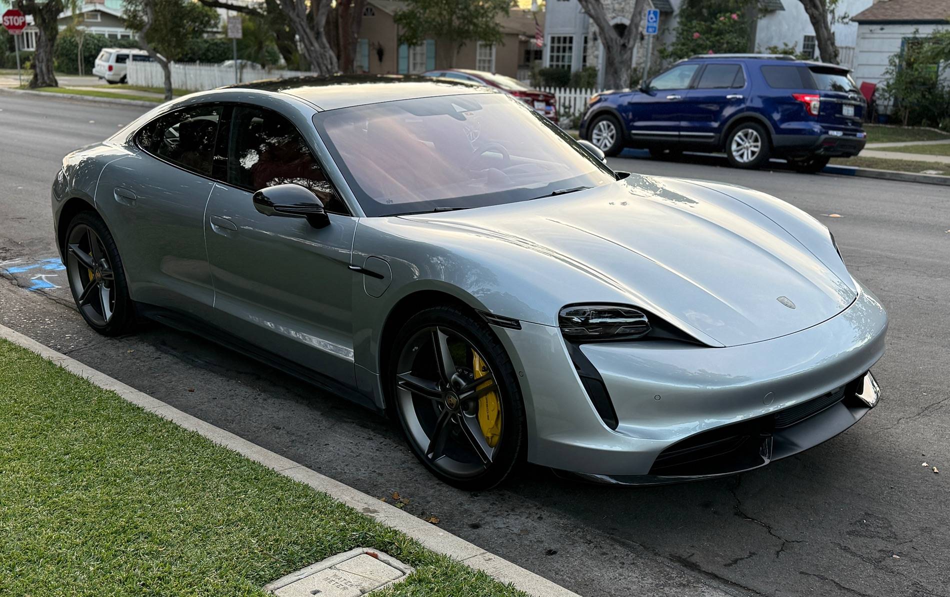 Porsche Taycan Upgrade to carbon fiber mirrors IMG_8811