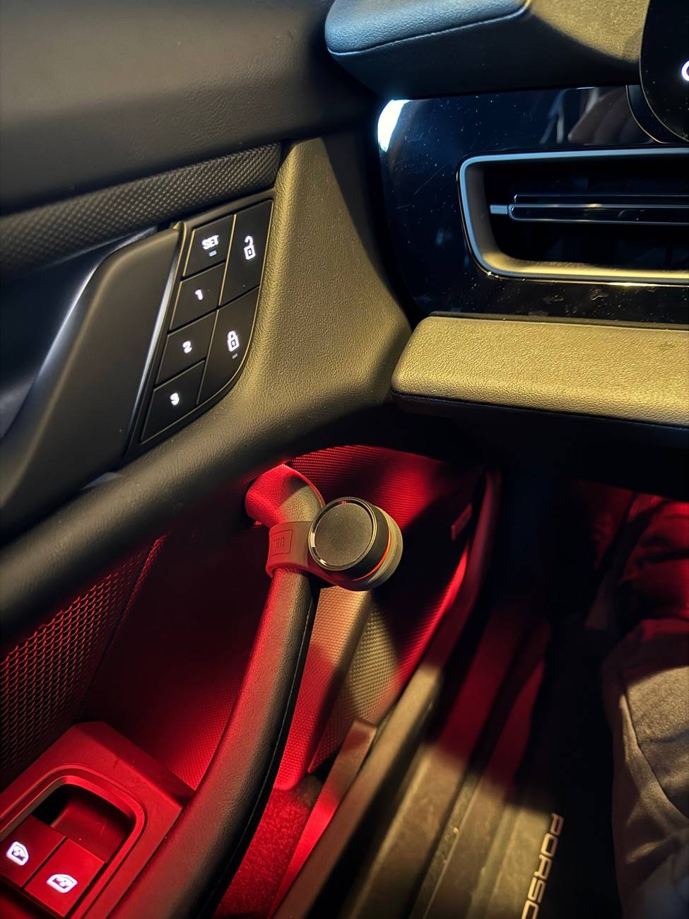 Porsche Taycan Bluetooth Controller For CarPlay Audio Play/Pause/Next/Previous? IMG_9364