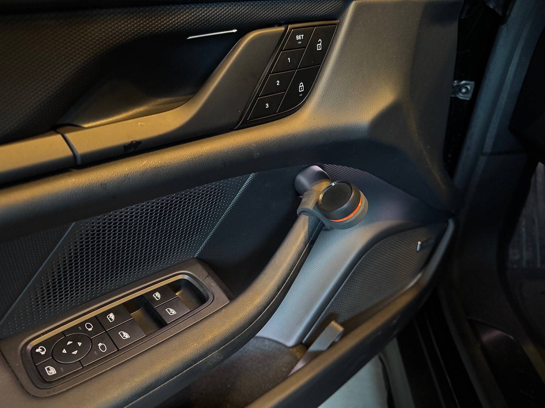 Porsche Taycan Bluetooth Controller For CarPlay Audio Play/Pause/Next/Previous? IMG_9365