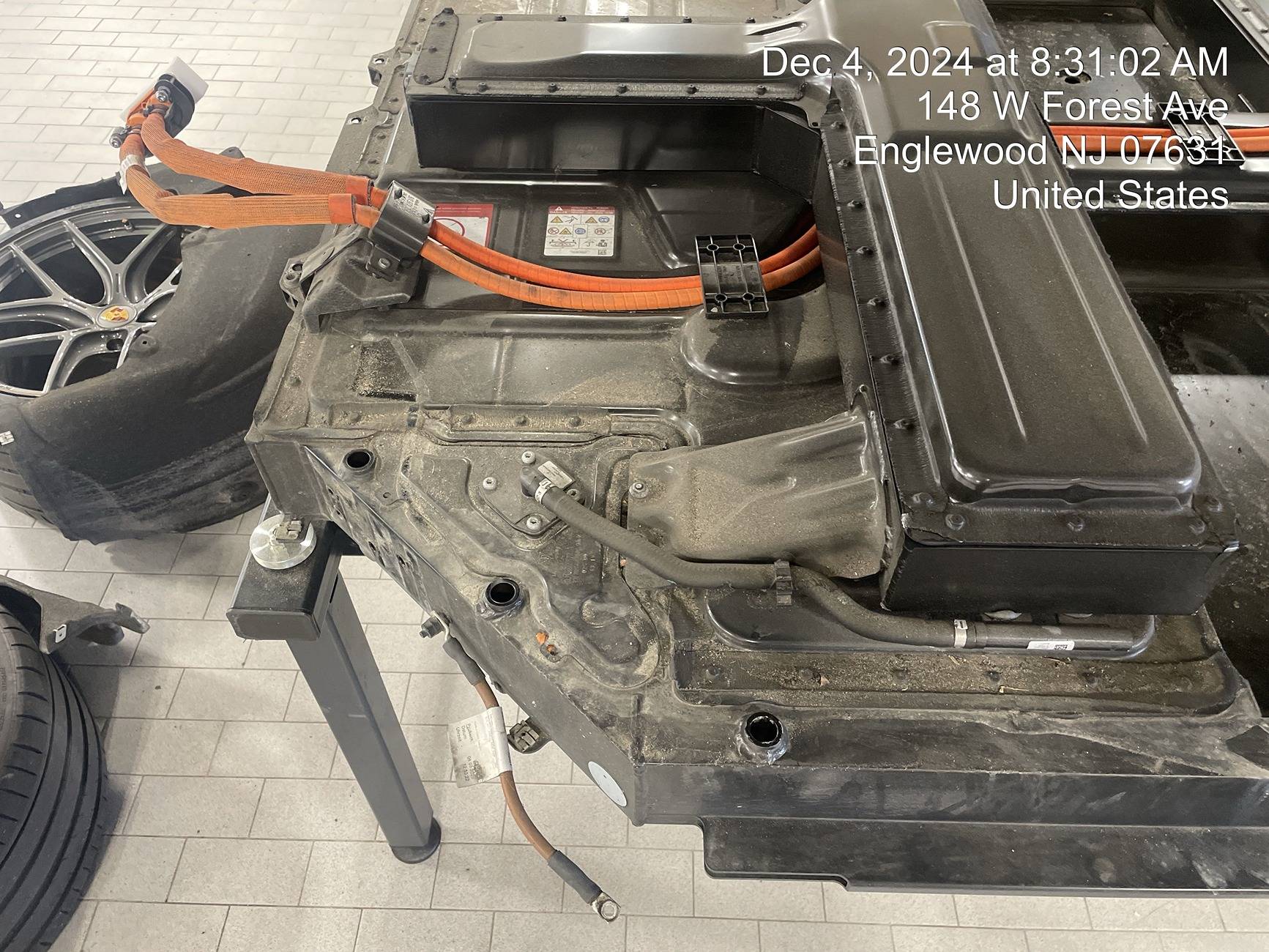 Porsche Taycan "Porsche class action claims Taycan EVs have battery defect" - December 5, 2024 z3dsYnWg_121174121