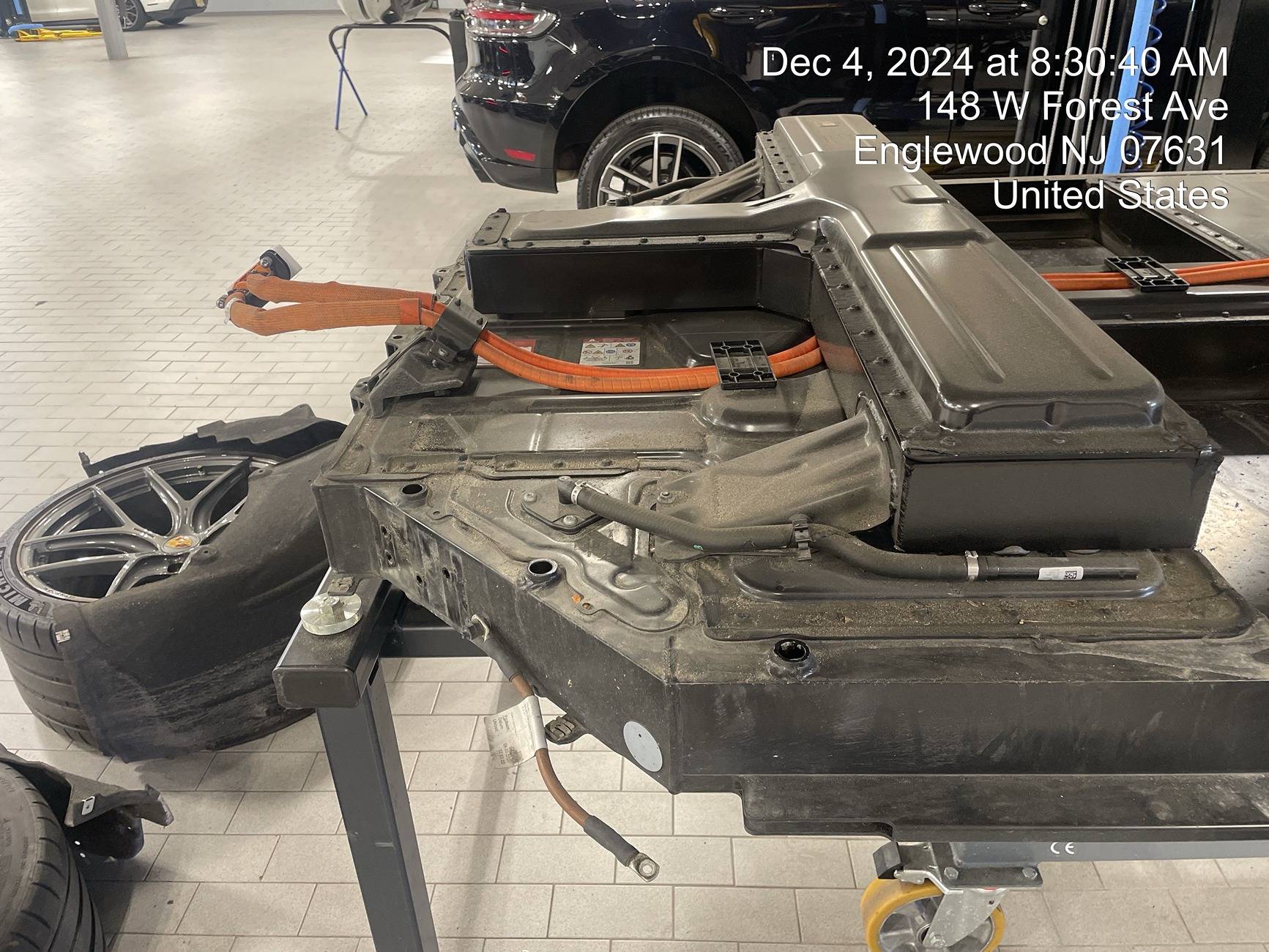 Porsche Taycan "Porsche class action claims Taycan EVs have battery defect" - December 5, 2024 XfO2g02u_121174121