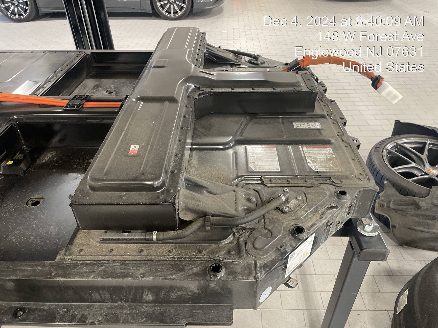 Porsche Taycan "Porsche class action claims Taycan EVs have battery defect" - December 5, 2024 G6LLdT0o_121174121