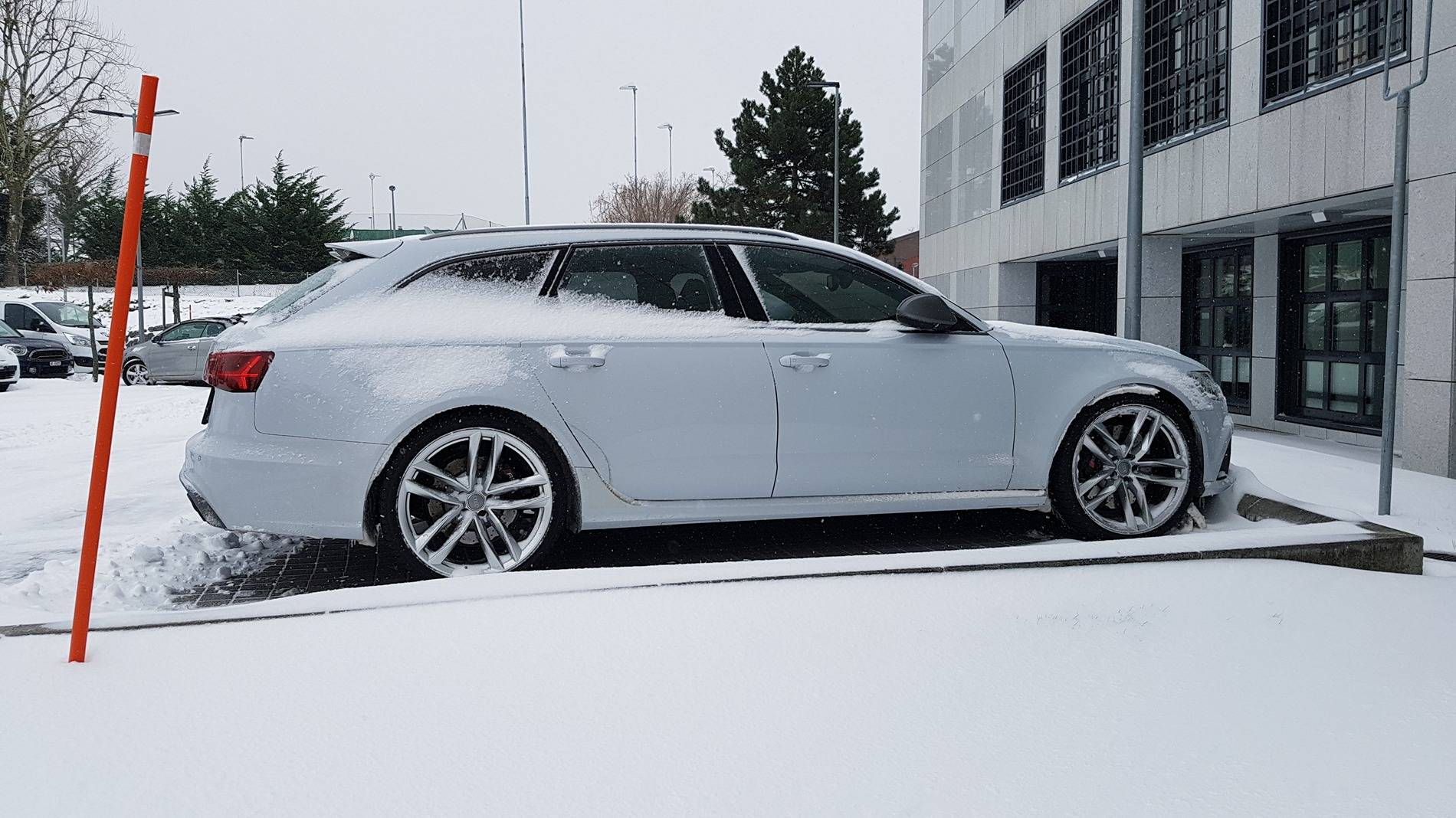 Porsche Taycan ICE GREY Taycan Club 20180301_114331