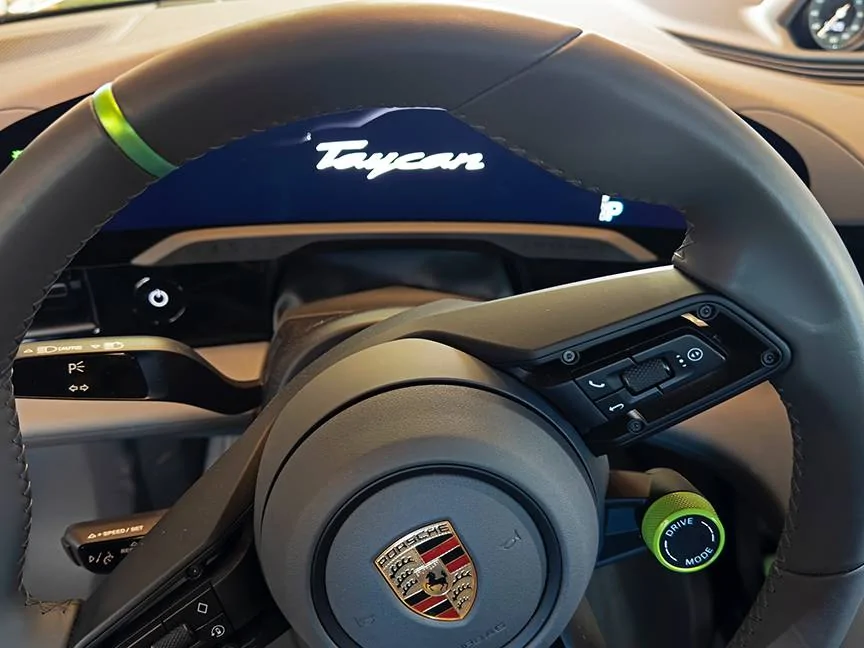 Porsche Taycan First subtle mod lol pippa_control_kno